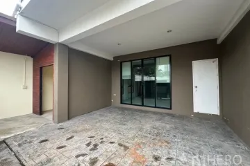 3 Bedroom Townhouse for Sale or Rent in Phra Khanong, Bangkok near BTS On Nut