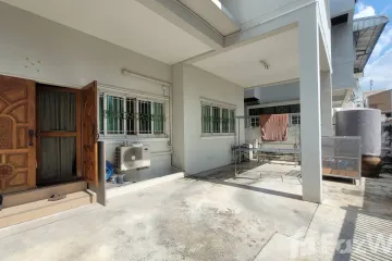 3 Bedroom House for sale in Phra Khanong Nuea, Bangkok near BTS Ekkamai