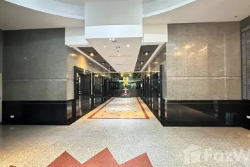 Office for rent in Sorachai Building Sukhumvit, Khlong Tan Nuea, Bangkok near BTS Ekkamai