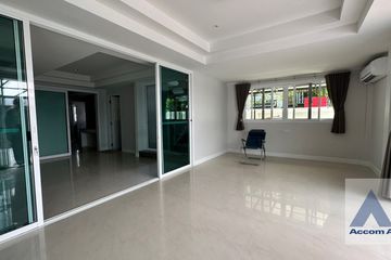 5 Bedroom House for sale in Phra Khanong, Bangkok near BTS Ekkamai