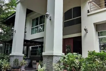 5 Bedroom House for sale in Bang Khun Non, Bangkok