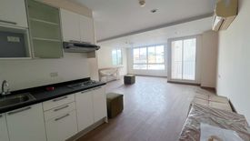 1 Bedroom Condo for sale in Sam Sen Nai, Bangkok near BTS Saphan Kwai