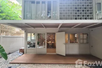 2 Bedroom House for rent in Khlong Tan Nuea, Bangkok