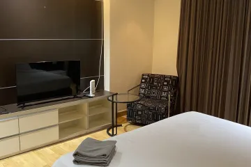 1 Bedroom Apartment for rent in Nantiruj Tower, Khlong Toei, Bangkok near BTS Asoke