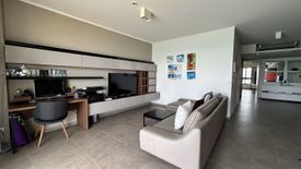 2 Bedroom Condo for sale in Zire Wongamat, Na Kluea, Chonburi