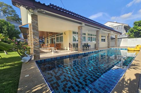 4 Bedroom Villa for sale in Na Kluea, Chonburi