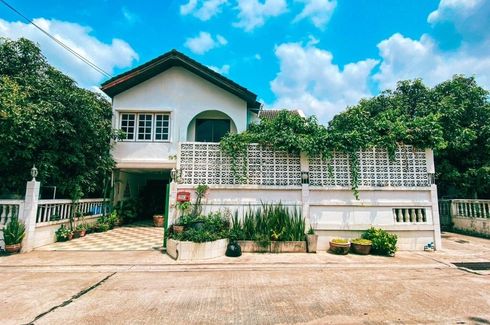 7 Bedroom House for sale in Chan Kasem, Bangkok near MRT Chankasem