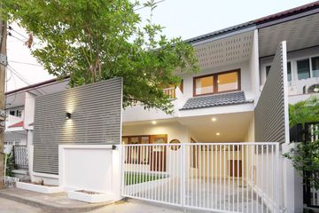 3 Bedroom Townhouse for rent in Khlong Tan Nuea, Bangkok near Airport Rail Link Ramkhamhaeng