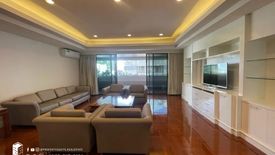 3 Bedroom Condo for rent in Khlong Toei Nuea, Bangkok near MRT Sukhumvit