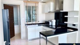 2 Bedroom Condo for sale in Bang Lamphu Lang, Bangkok