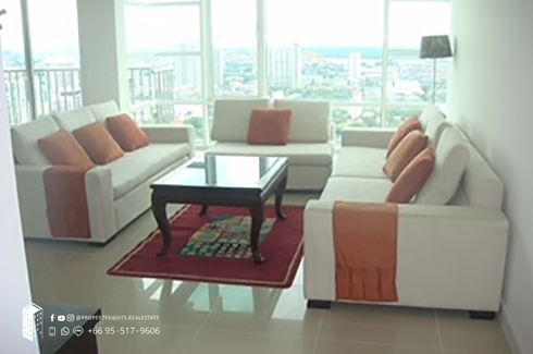 3 Bedroom Condo for rent in Khlong Tan Nuea, Bangkok near BTS Ekkamai