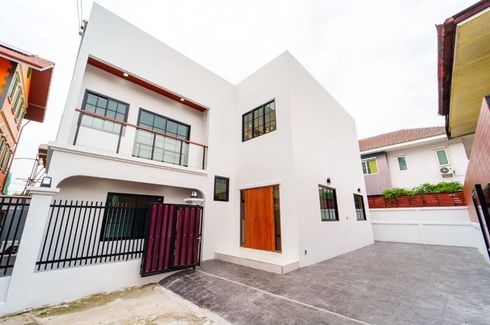 5 Bedroom House for sale in Lat Phrao, Bangkok