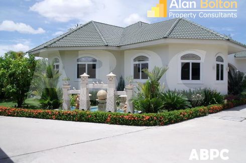 2 Bedroom House for sale in Na Kluea, Chonburi