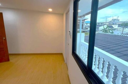 2 Bedroom House for sale in Ram Inthra, Bangkok near MRT Ram Inthra Km.6