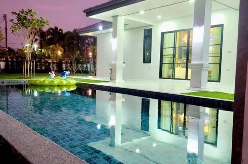 4 Bedroom House for sale in Na Kluea, Chonburi