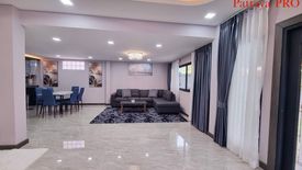 3 Bedroom House for sale in Na Kluea, Chonburi