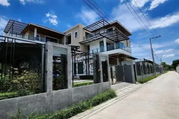 9 Bedroom House for sale in Bang Chak, Bangkok near BTS Punnawithi