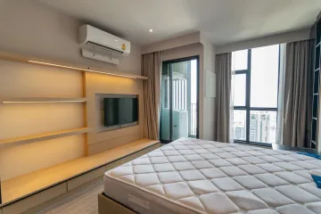 1 Bedroom Condo for rent in RHYTHM Ekkamai, Khlong Tan Nuea, Bangkok near BTS Ekkamai