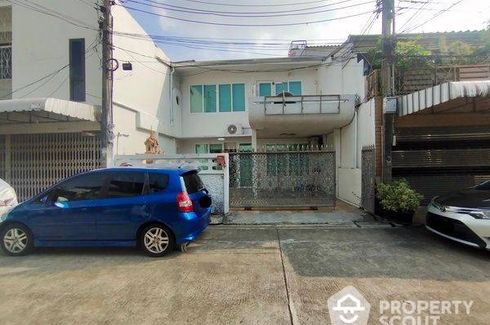 3 Bedroom Townhouse for sale in Din Daeng, Bangkok near MRT Thailand Cultural Centre