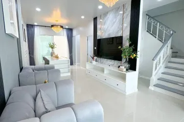 3 Bedroom Townhouse for sale in Sansuk Town 1, Nong Prue, Chonburi