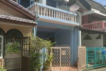 2 Bedroom Townhouse for sale in Hua Mak, Bangkok near MRT Si Kritha