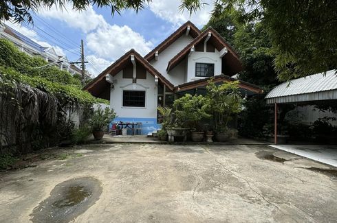 3 Bedroom House for rent in Bang Yi Khan, Bangkok near MRT Bang Yi Khan