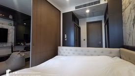 1 Bedroom Condo for sale in Si Phraya, Bangkok near MRT Sam Yan