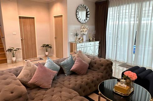 6 Bedroom House for rent in Bang Chak, Bangkok