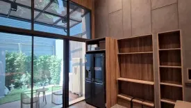 3 Bedroom Townhouse for sale in Estara Haven Pattanakarn 20, Suan Luang, Bangkok