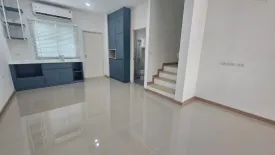 3 Bedroom Townhouse for sale in Timehome 62, Dokmai, Bangkok