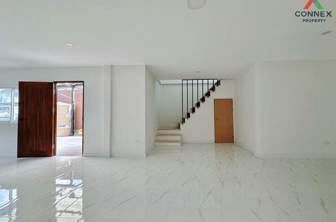 2 Bedroom Townhouse for sale in Khlong Chan, Bangkok