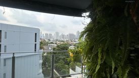 3 Bedroom Condo for sale in Khlong Tan Nuea, Bangkok