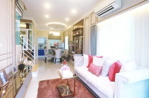 4 Bedroom Townhouse for sale in Golden Town Kad Ruam Chok, Fa Ham, Chiang Mai