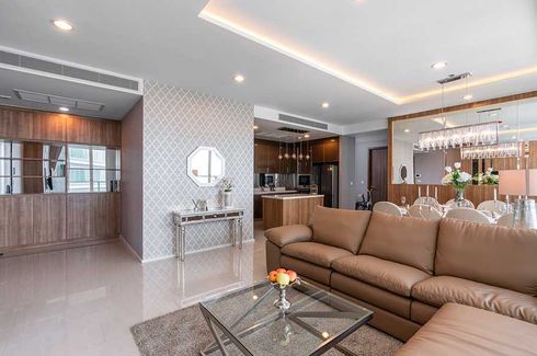 3 Bedroom Condo for sale in Wat Phraya Krai, Bangkok