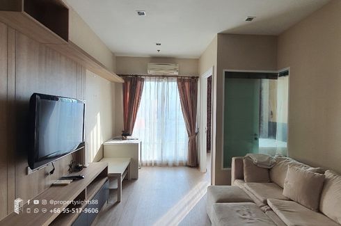 1 Bedroom Condo for sale in Silom, Bangkok near BTS Chong Nonsi