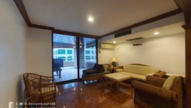 3 Bedroom Condo for rent in Khlong Toei Nuea, Bangkok near MRT Phetchaburi