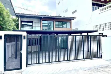 4 Bedroom House for sale in Suan Luang, Bangkok near MRT Si Nut