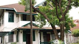 4 Bedroom House for sale in Thanon Nakhon Chai Si, Bangkok