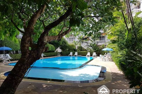 4 Bedroom Townhouse for rent in Prompak Gardens, Khlong Tan Nuea, Bangkok near BTS Phrom Phong