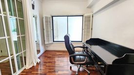 3 Bedroom Condo for rent in Thung Maha Mek, Bangkok near MRT Lumpini