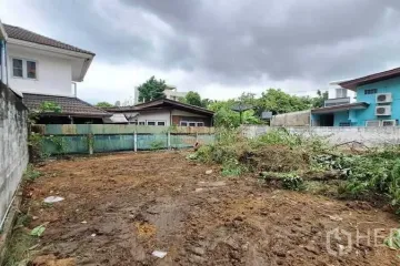 Land for sale in Phra Khanong Nuea, Bangkok near BTS Phra Khanong