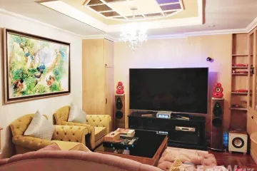 2 Bedroom Condo for rent in Rin House, Khlong Tan Nuea, Bangkok near MRT Phetchaburi