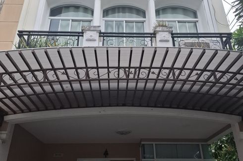 3 Bedroom Townhouse for sale in The Metro Rama 9, Prawet, Bangkok