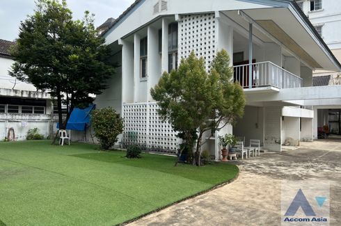 4 Bedroom House for sale in Phra Khanong, Bangkok near BTS Phra Khanong