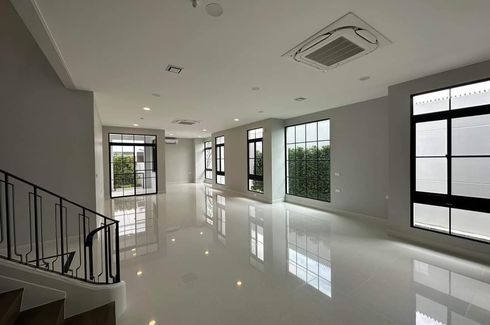 5 Bedroom House for Sale or Rent in Saphan Sung, Bangkok