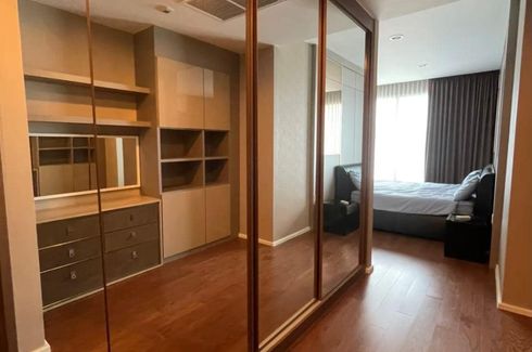 3 Bedroom Condo for sale in Wat Phraya Krai, Bangkok