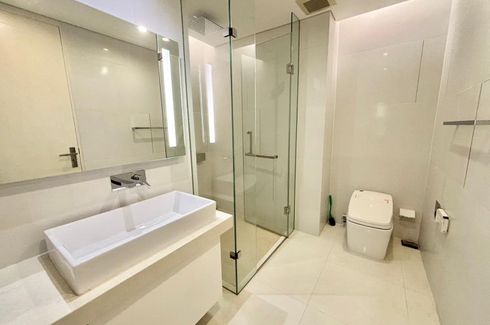 1 Bedroom Condo for sale in Silom, Bangkok near BTS Surasak