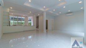 4 Bedroom Townhouse for rent in Phra Khanong, Bangkok near BTS Thong Lo