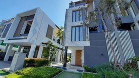 3 Bedroom Townhouse for sale in IRIS Residence 101, Bang Chak, Bangkok near BTS Punnawithi