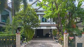 5 Bedroom Villa for sale in Baan Pattanakarn, Suan Luang, Bangkok